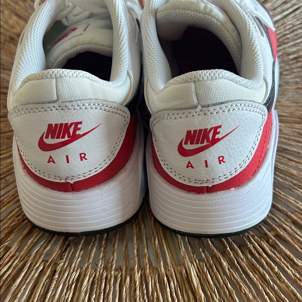 Nike White and pink Sneakers - Picture 3 of 4